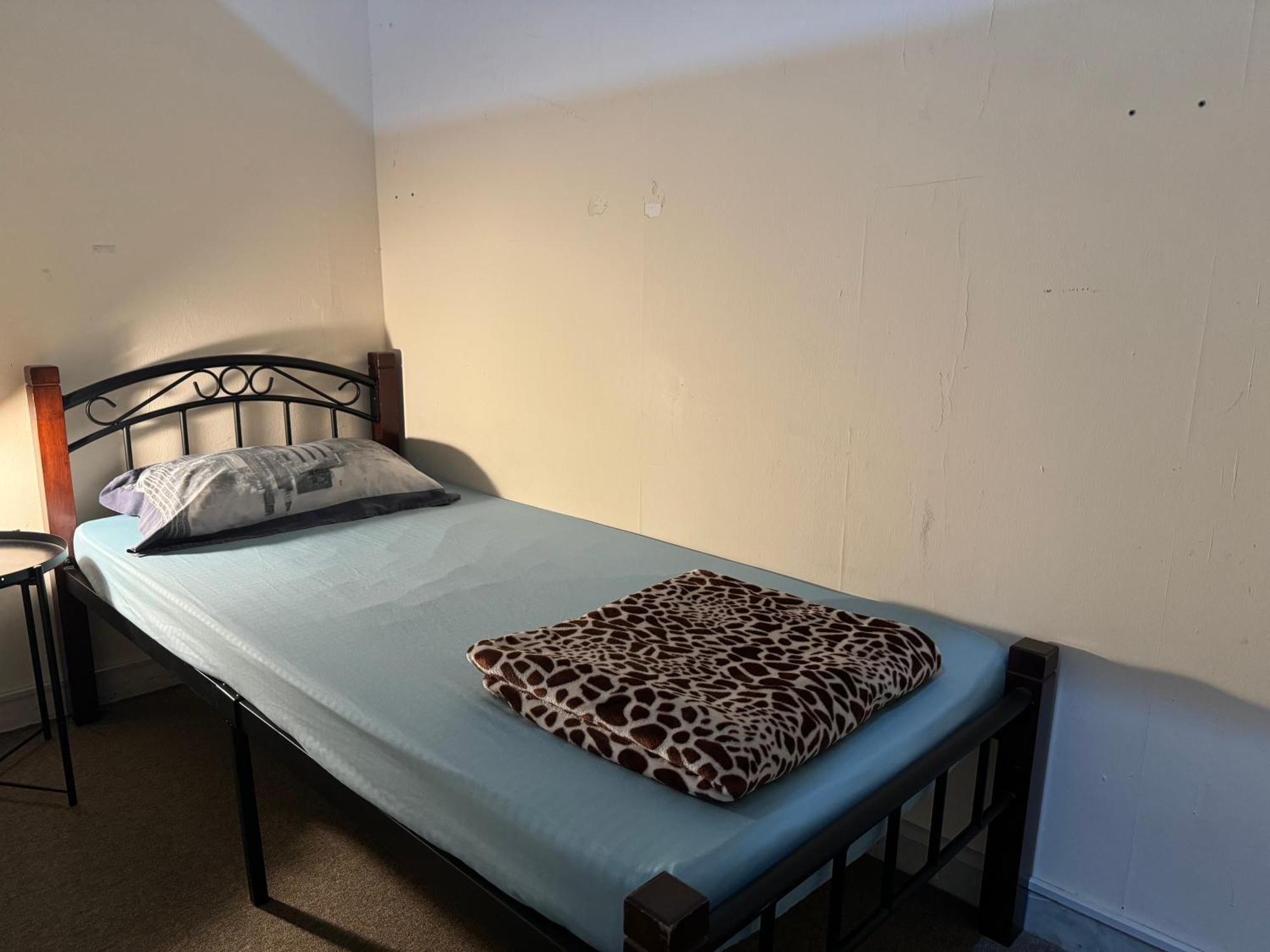 Backpacker'S Bed - No Parking Space Abou Dabi Extérieur photo