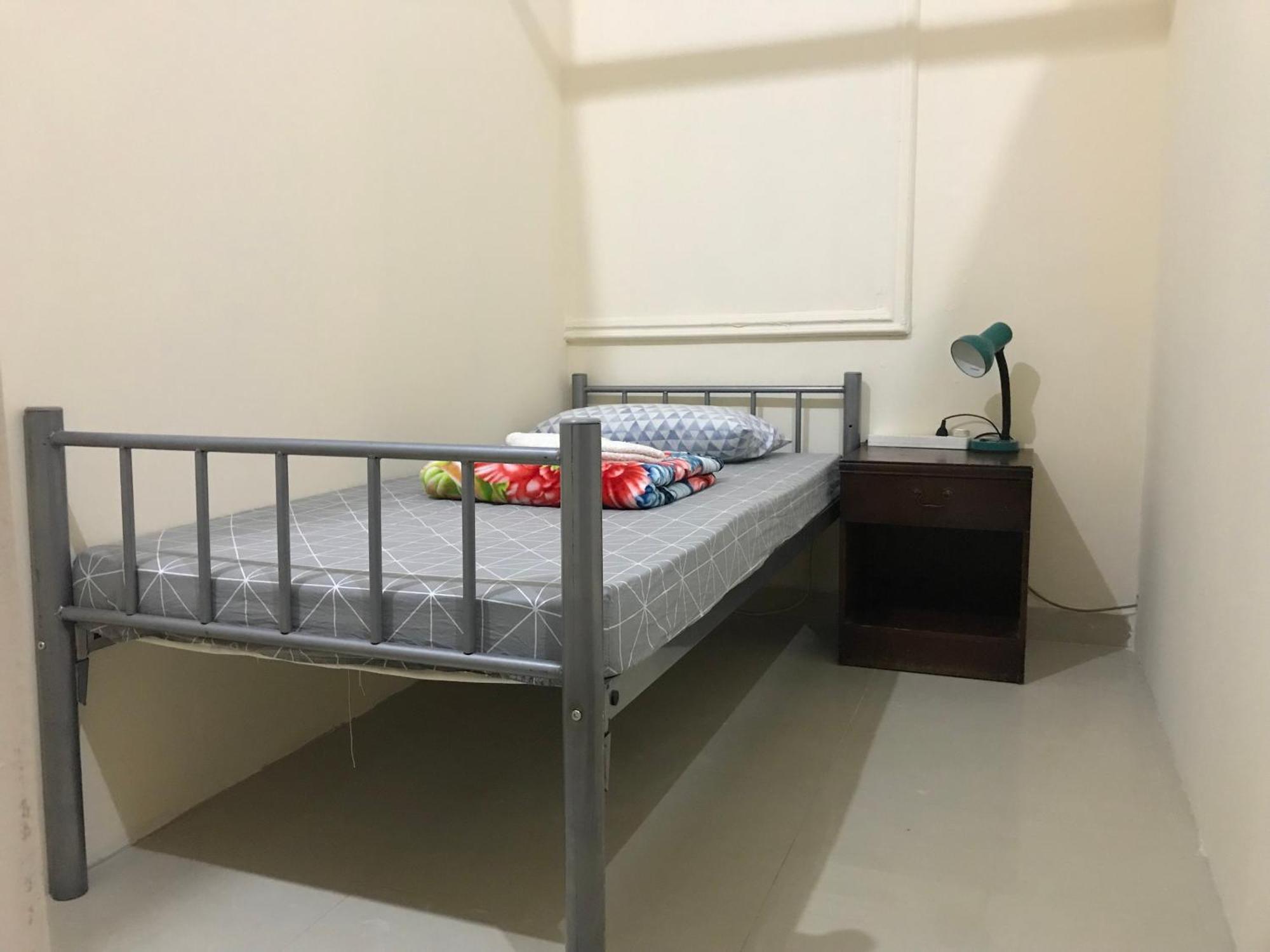 Backpacker'S Bed - No Parking Space Abou Dabi Extérieur photo